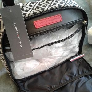 🎈 Tommy Hilfiger cosmetic bag 🎈New!